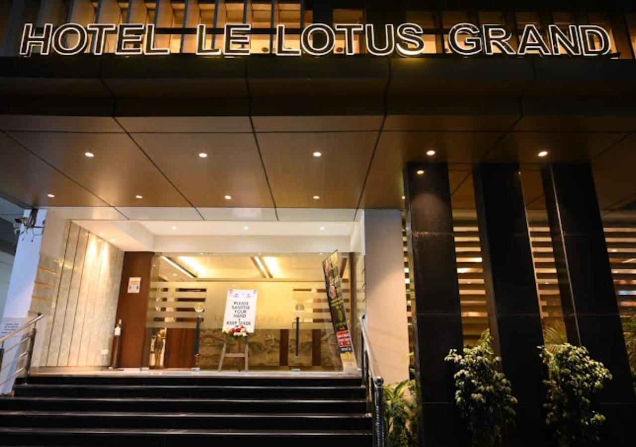 Hotel Le Lotus Grand Kakarmatha Exterior foto